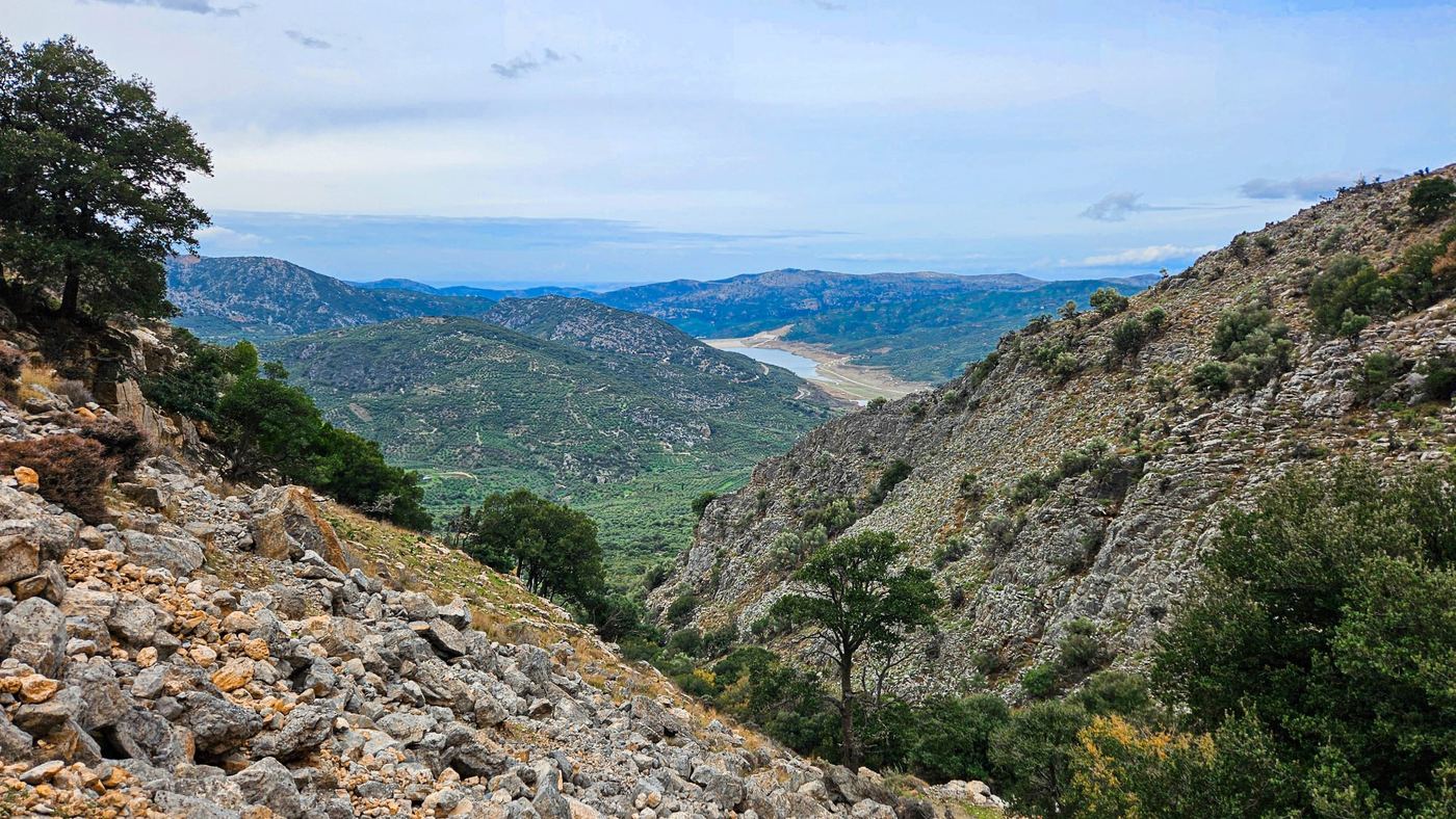 Agia Fotini Cave and Agia Anna church