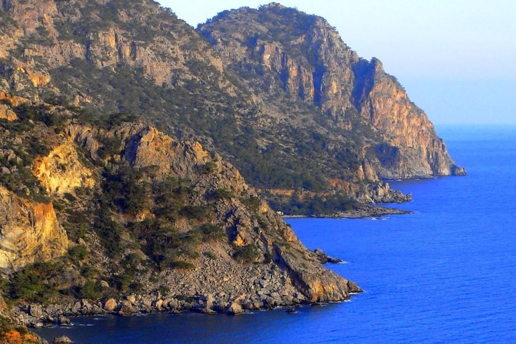 Agios Antonios Beach, Charéi