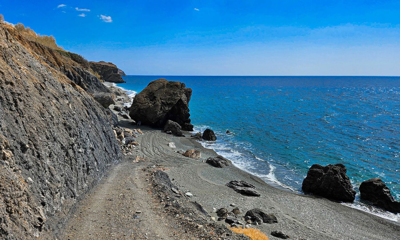 Agios Onoufrios beach (Antiskari)